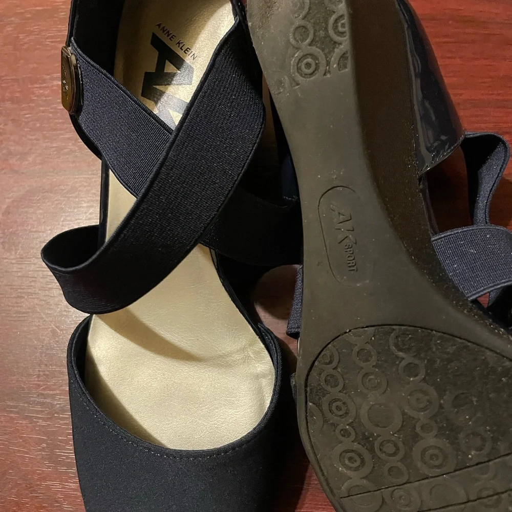 Anne Klein Black Heels Sophisticated Style - Picture 4 of 8